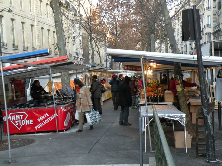  marché du dimanche matin, Boulevard Raspail